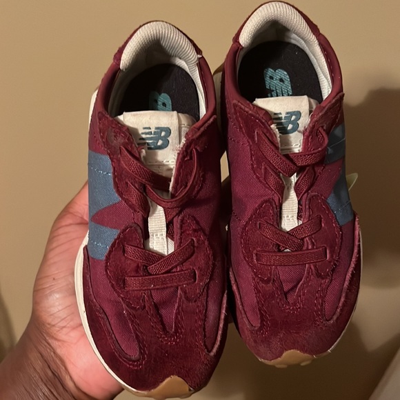 Kids sneakers - Picture 2 of 3